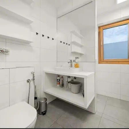 Kaprunview דירה